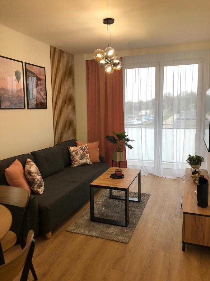 Apartament Pileckiego Nowy Dwor Mazowiecki Modlin Airport Eksteriør billede